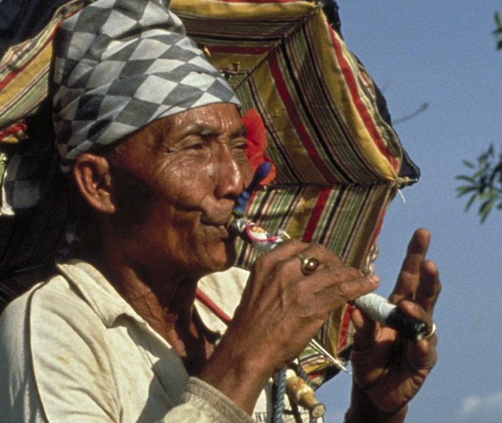 Als Suling bezeichnet man aus Bambus gefertigte Flöten, die in Malaysia, Indonesien und auf den Philippinen sehr gebräuchlich sind.