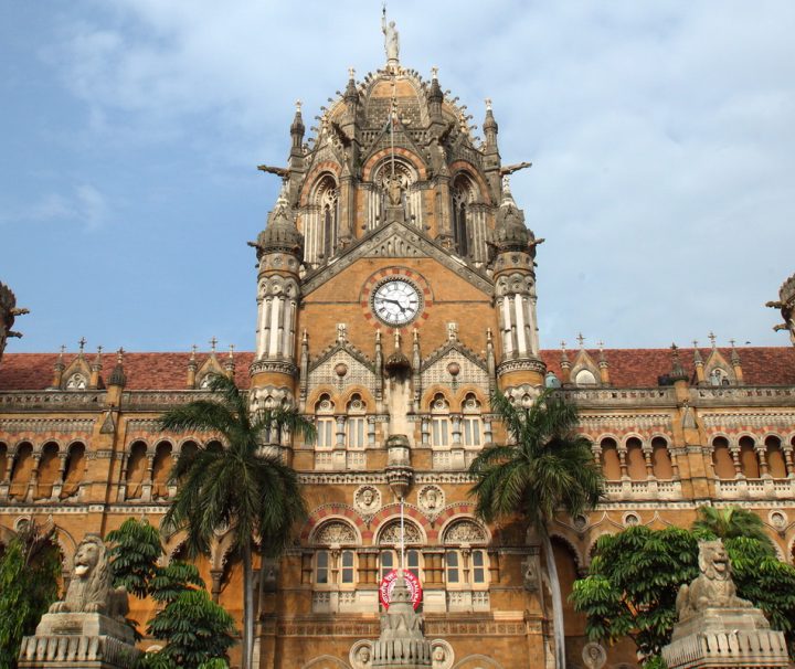 Die Stadt Mumbai ist geprägt von kolonialen Bauwerken und Palästen in Westindien