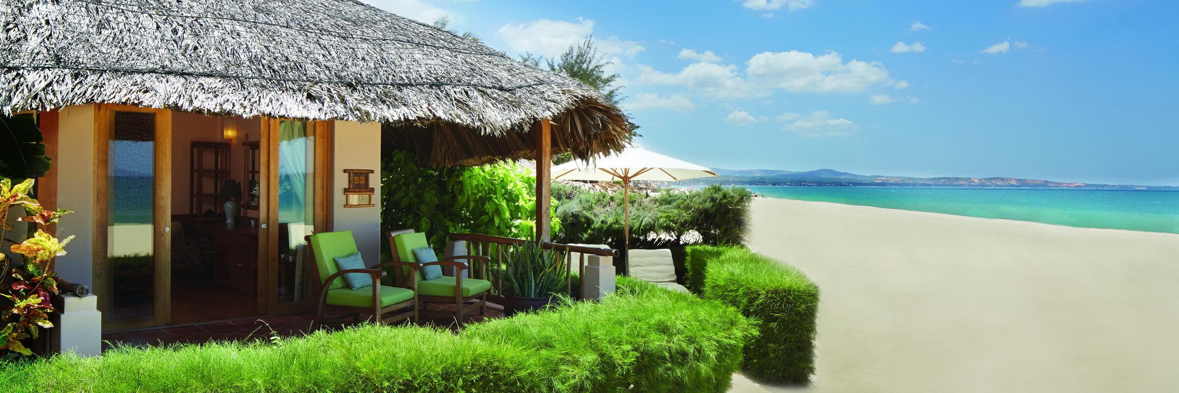 Die Deluxe Beachfront Bungalows verfügen über jeglichen Komfort und liegen direkt am Strand mit ungestörtem Blick auf das Meer.