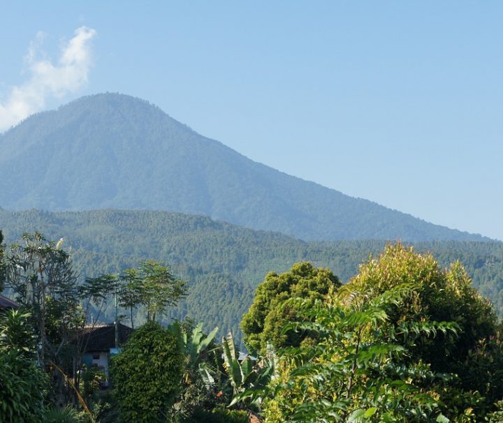 Der Vulkan Agung ist 3.142 m hoch