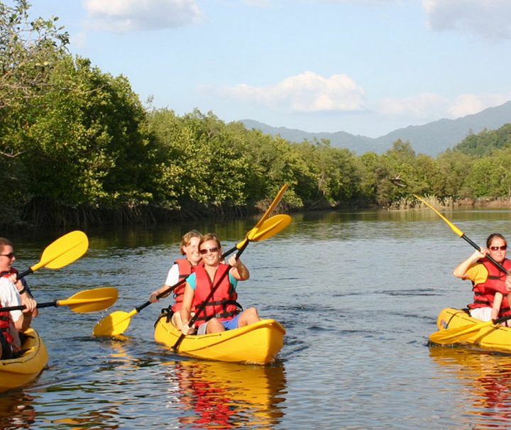 Kayakfahrten gehören zu den beliebtesten Aktivitäten im Khao Sok Nationalpark.