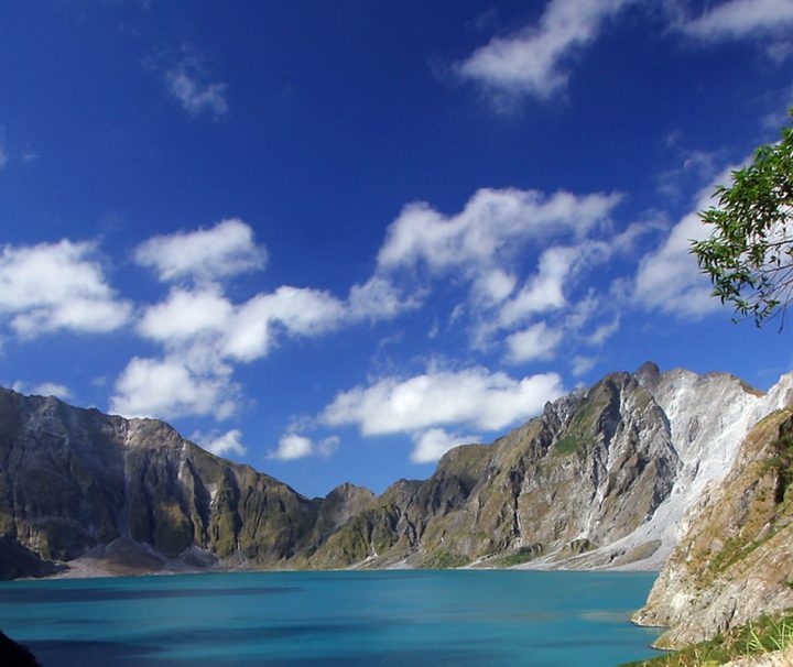 Der Pinatubo ist ein aktiver Vulkan auf der philippinischen Insel Luzon, 93 km nordwestlich von Manila.