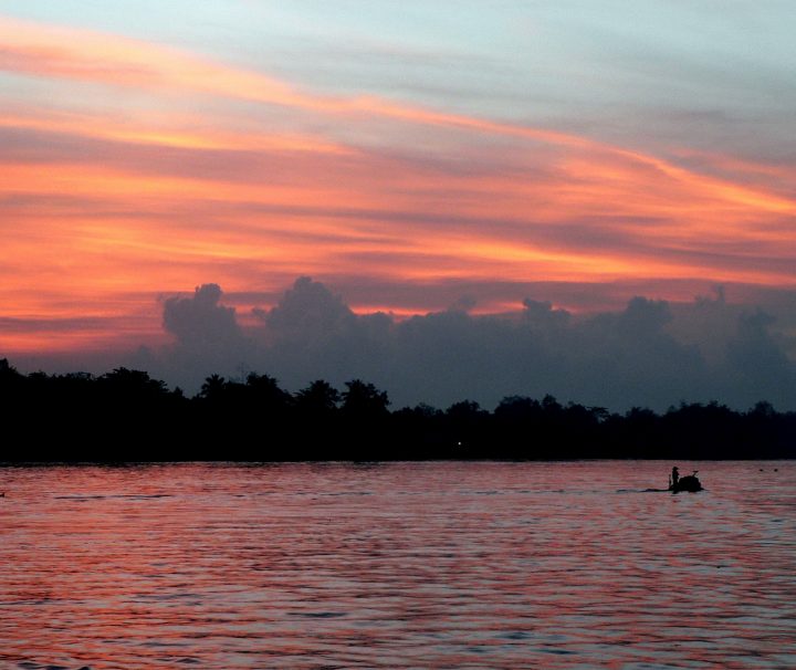 Traumhafte Sonnenuntergänge am Mekong sind ein atemberaubender Anblick und in Vietnam keine Seltenheit.
