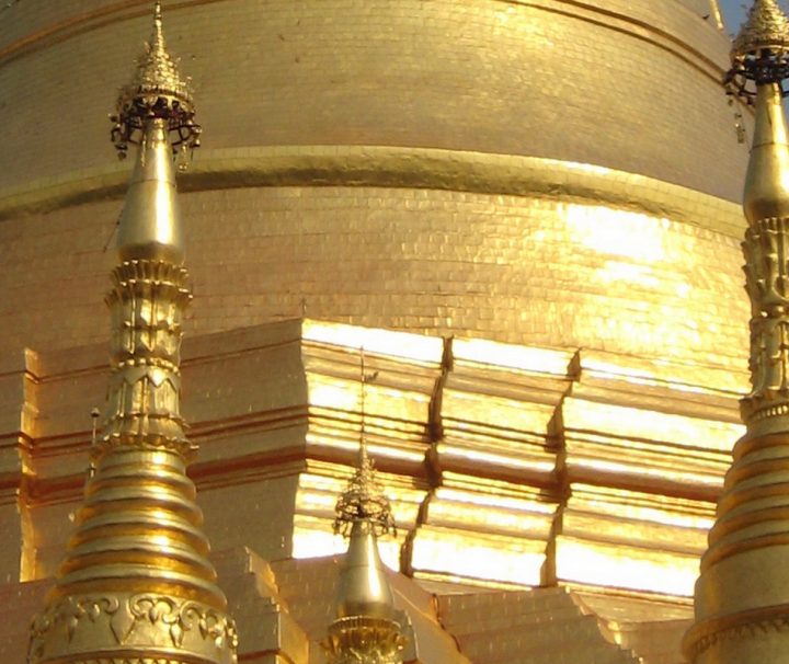 Die berühmte Shwedagon Pagode gilt als Wahrzeichen von Myanmar und besteht wahrscheinlich schon seit 2.500 Jahren.