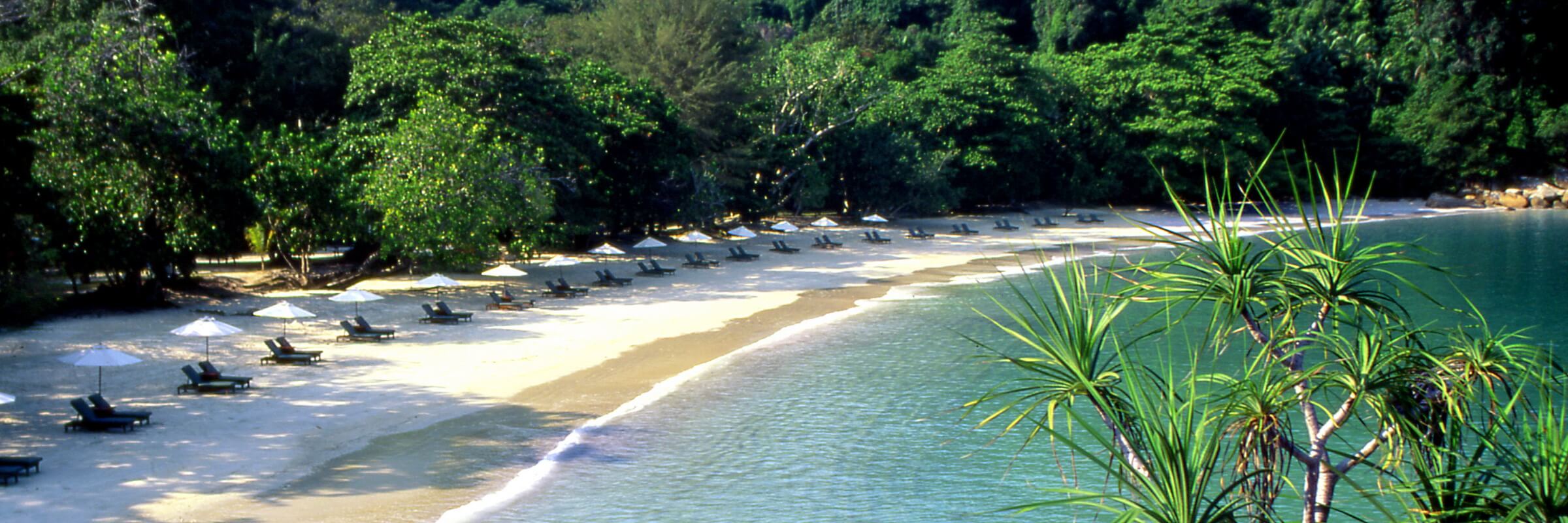 Das  Pangkor Laut Resort ist an der malerische Emerald Bay gelegen.
